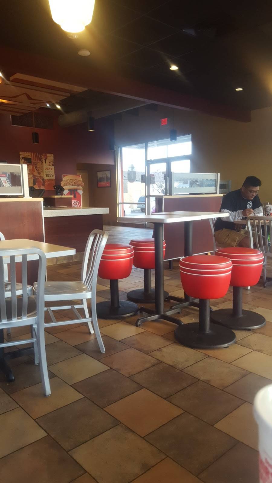 KFC | restaurant | 1700 N, Vandalia St, Collinsville, IL 62234, USA | 6183446553 OR +1 618-344-6553