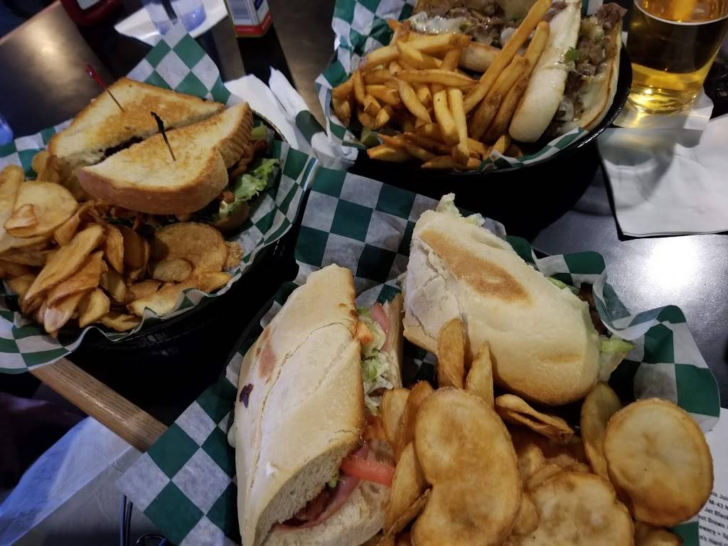 Coachs Pub and Grill | restaurant | 6201 Bishop Rd, Lansing, MI 48911, USA | 5178822013 OR +1 517-882-2013