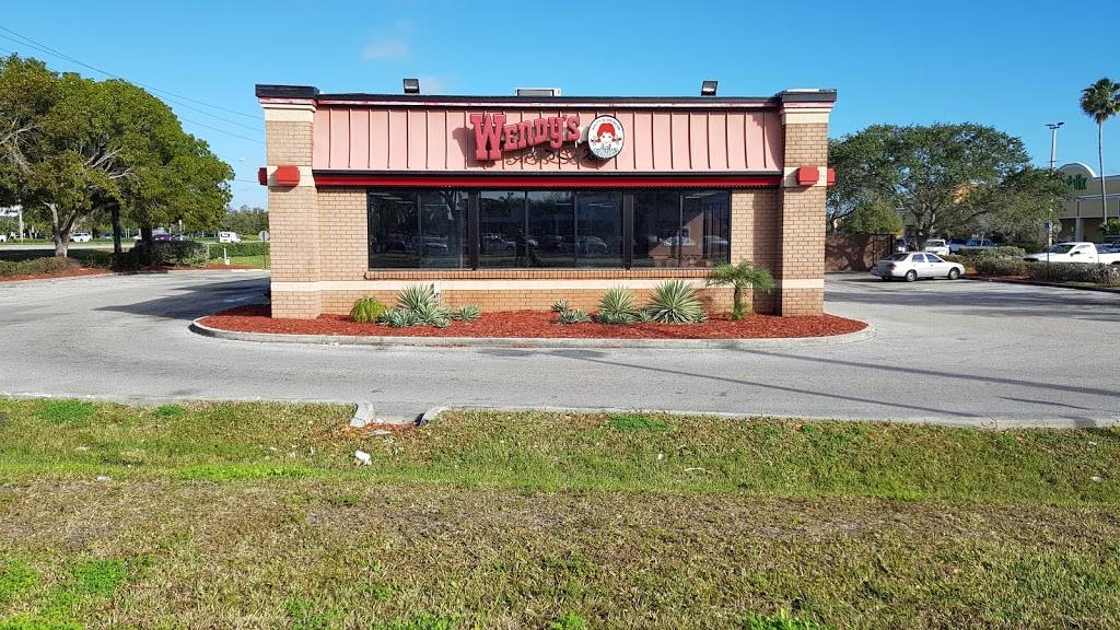 Wendys | restaurant | 890 US-1, Vero Beach, FL 32962, USA | 7725627075 OR +1 772-562-7075