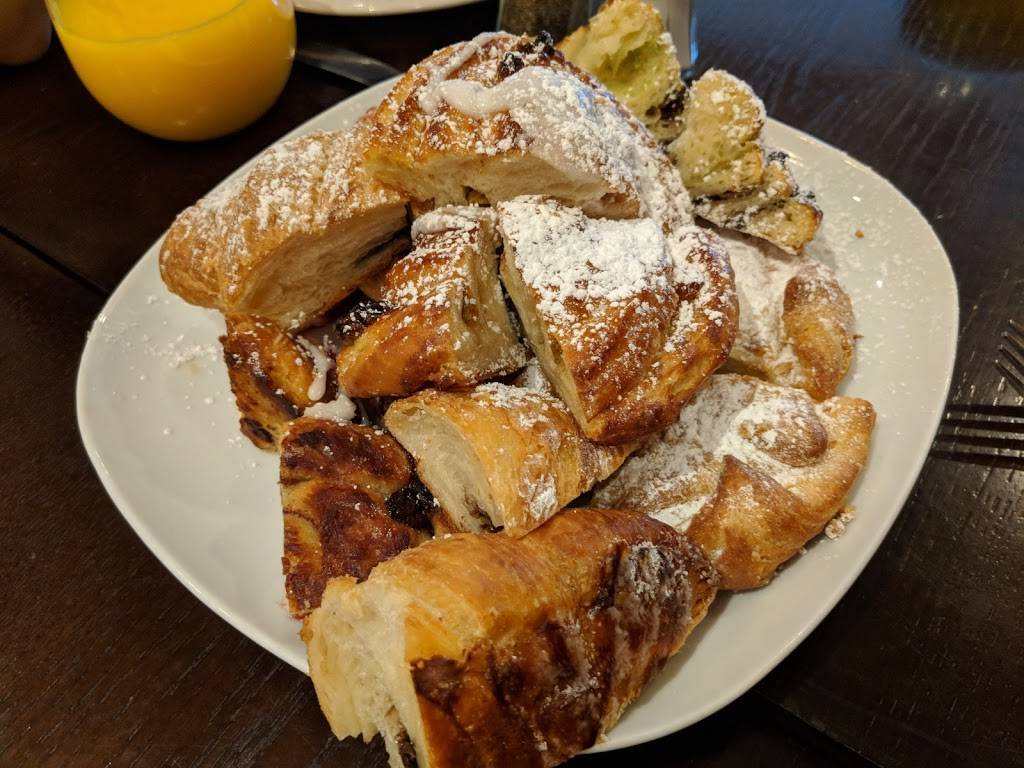 Brunos Bakery and Restaurant | bakery | 676 Forest Ave, Staten Island, NY 10310, USA | 7184480993 OR +1 718-448-0993