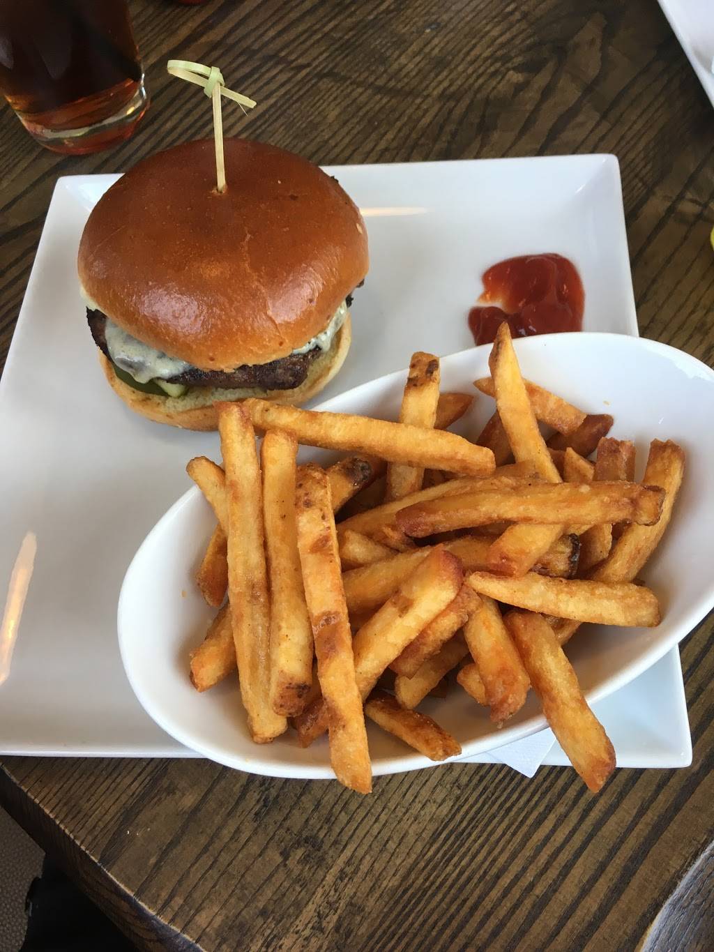 Thompson House | restaurant | 5370 Wyandotte St E, Windsor, ON N8S 0A3, Canada | 5199159992 OR +1 519-915-9992