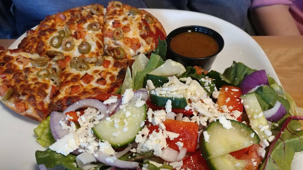 Boston Pizza | restaurant | 1565 Upper James St, Hamilton, ON L9B 1K2, Canada | 9055740333 OR +1 905-574-0333