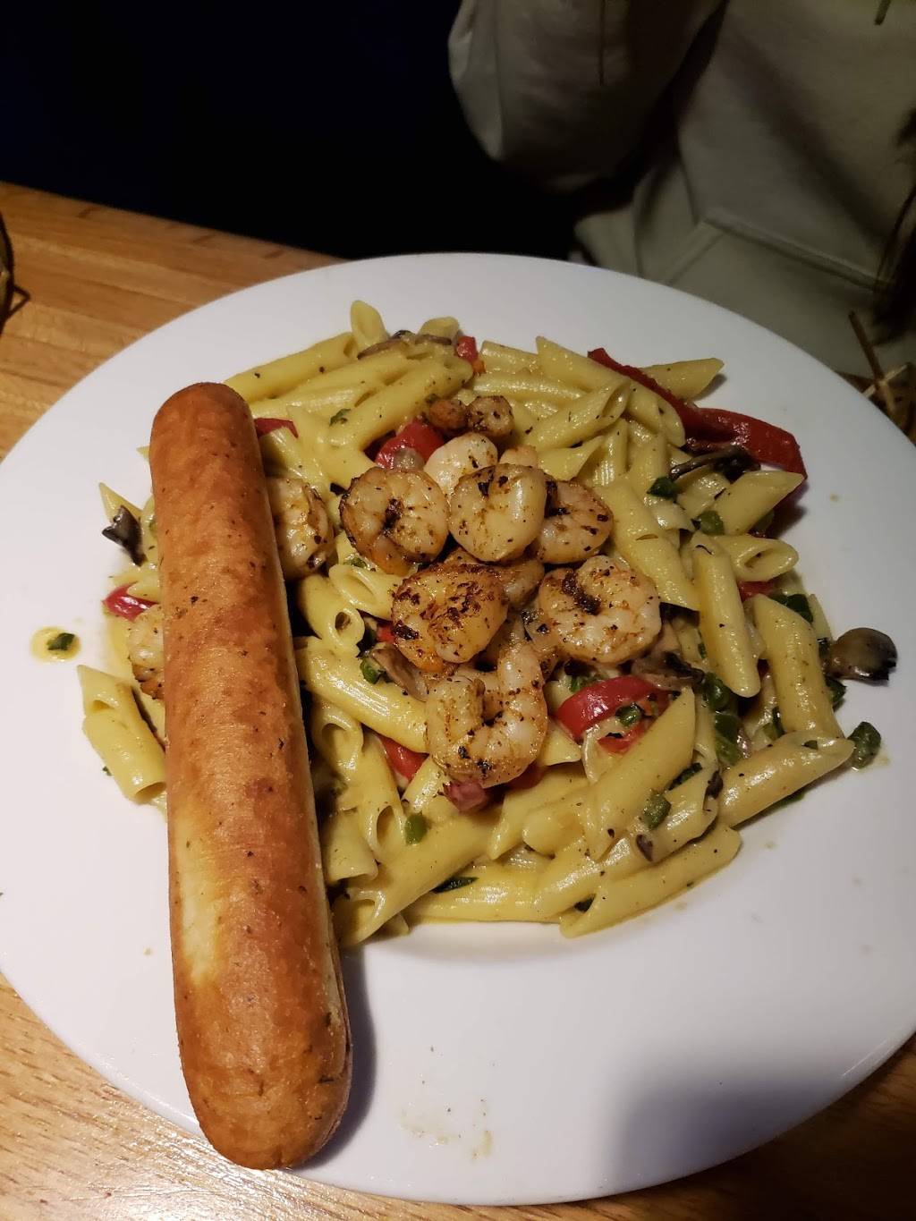 Applebees Grill + Bar | restaurant | 61-48 188th St, Fresh Meadows, NY 11365, USA | 7182641222 OR +1 718-264-1222