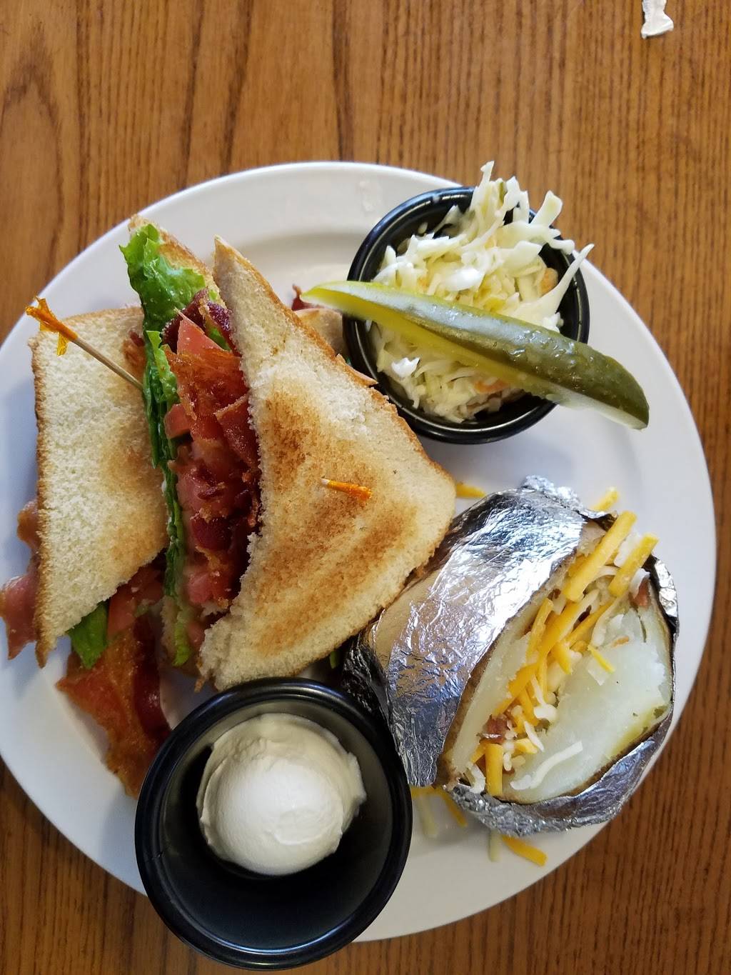 Carolina Prime Steakhouse | restaurant | 225 E Woodlawn Rd, Charlotte, NC 28217, USA | 7045228170 OR +1 704-522-8170