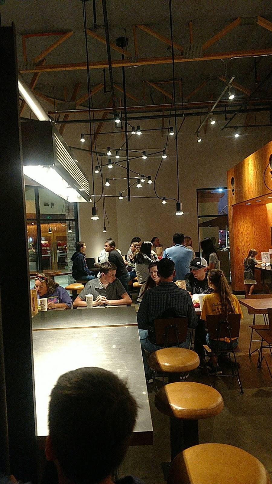 Chipotle Mexican Grill | restaurant | 366 N 12th Ave Ste 113, Hanford, CA 93230, USA | 5595822021 OR +1 559-582-2021