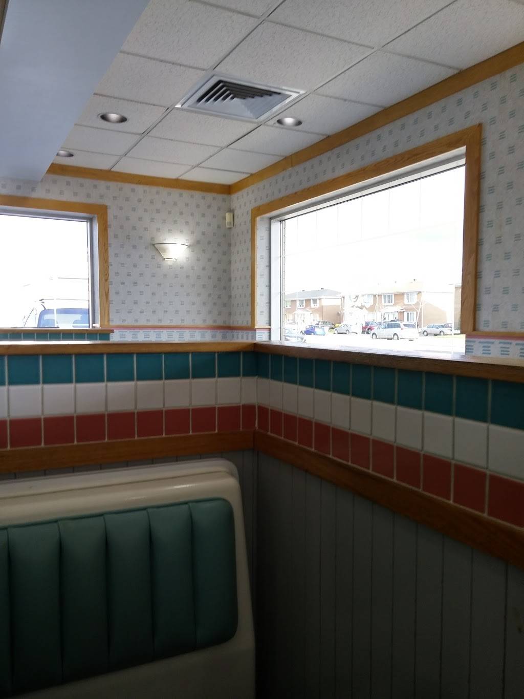 PFK | meal takeaway | 1080 Boulevard des Récollets, Trois-Rivières, QC G8Z 3X1, Canada | 8193794510 OR +1 819-379-4510