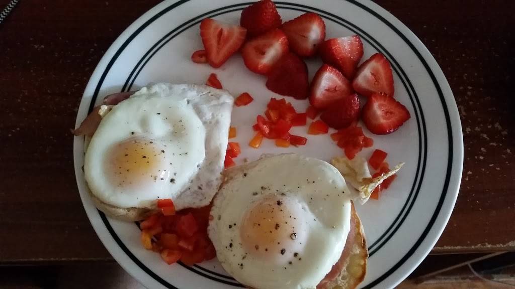 Pizza Hut | restaurant | 6051 Myrtle Ave, Ridgewood, NY 11385, USA | 7184565300 OR +1 718-456-5300