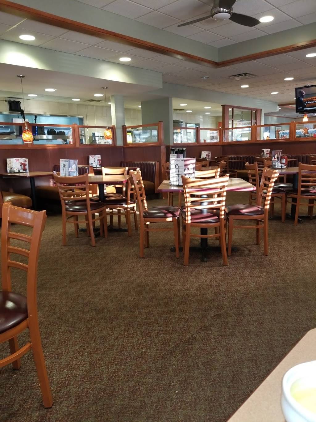 Dennys | restaurant | 1307 N Keller Dr, Effingham, IL 62401, USA | 2173424543 OR +1 217-342-4543