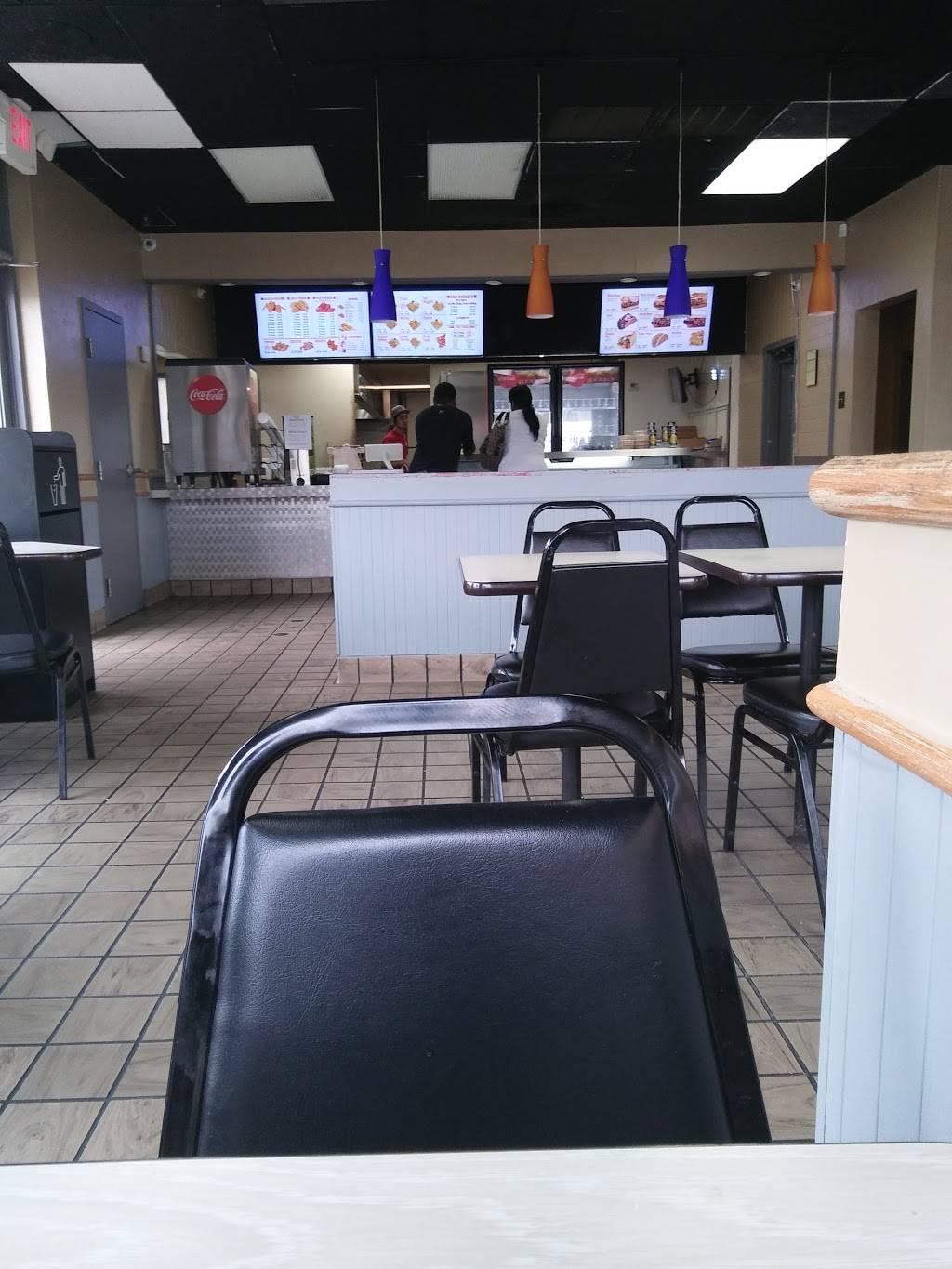 Sharks Fish & Chicken | restaurant | 1352 E Shelby Dr, Memphis, TN 38116, USA | 9013450101 OR +1 901-345-0101