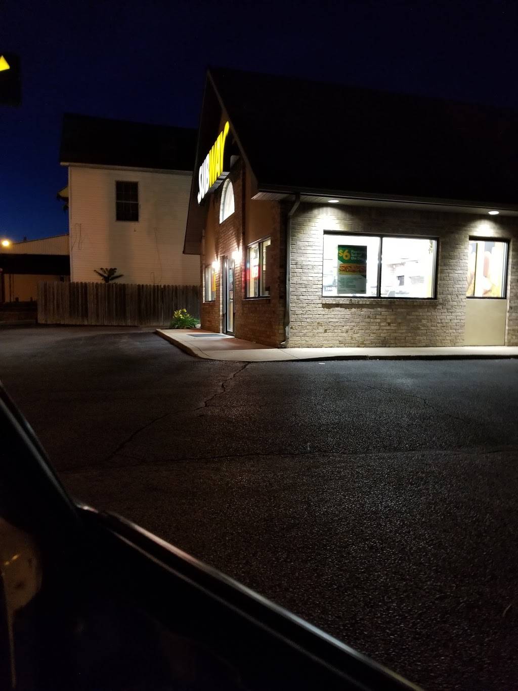 Subway | restaurant | 1014 S 3rd St, Terre Haute, IN 47802, USA | 8122328483 OR +1 812-232-8483