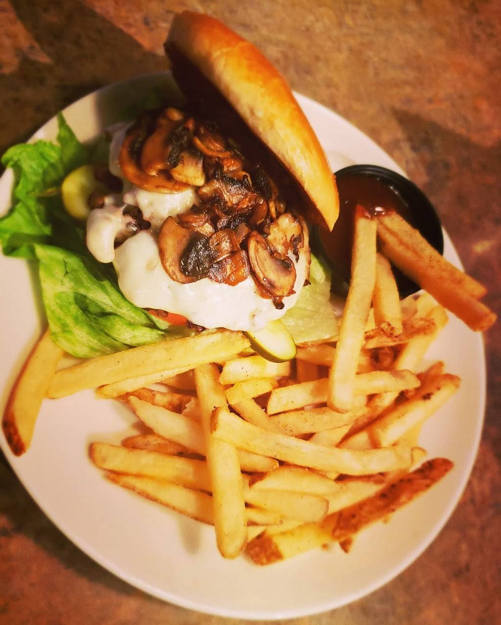 Applebees | restaurant | 2250 Division Rd, Windsor, ON N8W 5X5, Canada | 5199741122 OR +1 519-974-1122