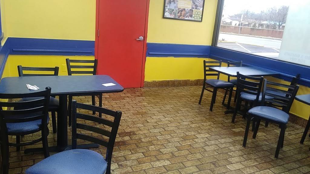 Churchs Chicken | restaurant | 2928 Seven Mile E, Detroit, MI 48234, USA | 3138938141 OR +1 313-893-8141