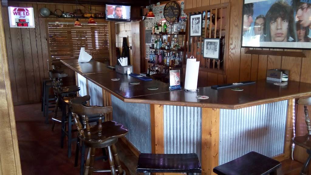 Pipers Pizza House | restaurant | IN-57, Oakland City, IN 47660, USA | 8127494205 OR +1 812-749-4205