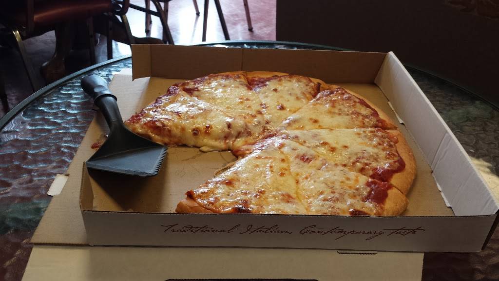 Whistle Stop Pizza & Subs | restaurant | 27 E Main St, Old Fort, NC 28762, USA | 8286687676 OR +1 828-668-7676