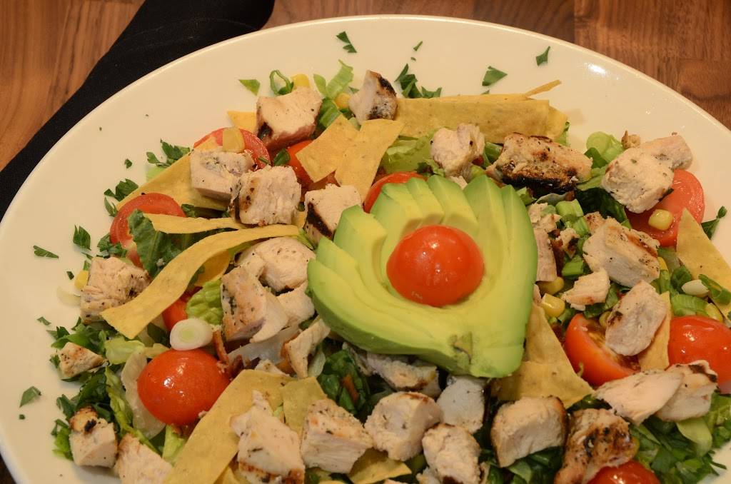 Ellwood Steak and Fish House | restaurant | 2219 Sycamore Rd, DeKalb, IL 60115, USA | 8159010270 OR +1 815-901-0270