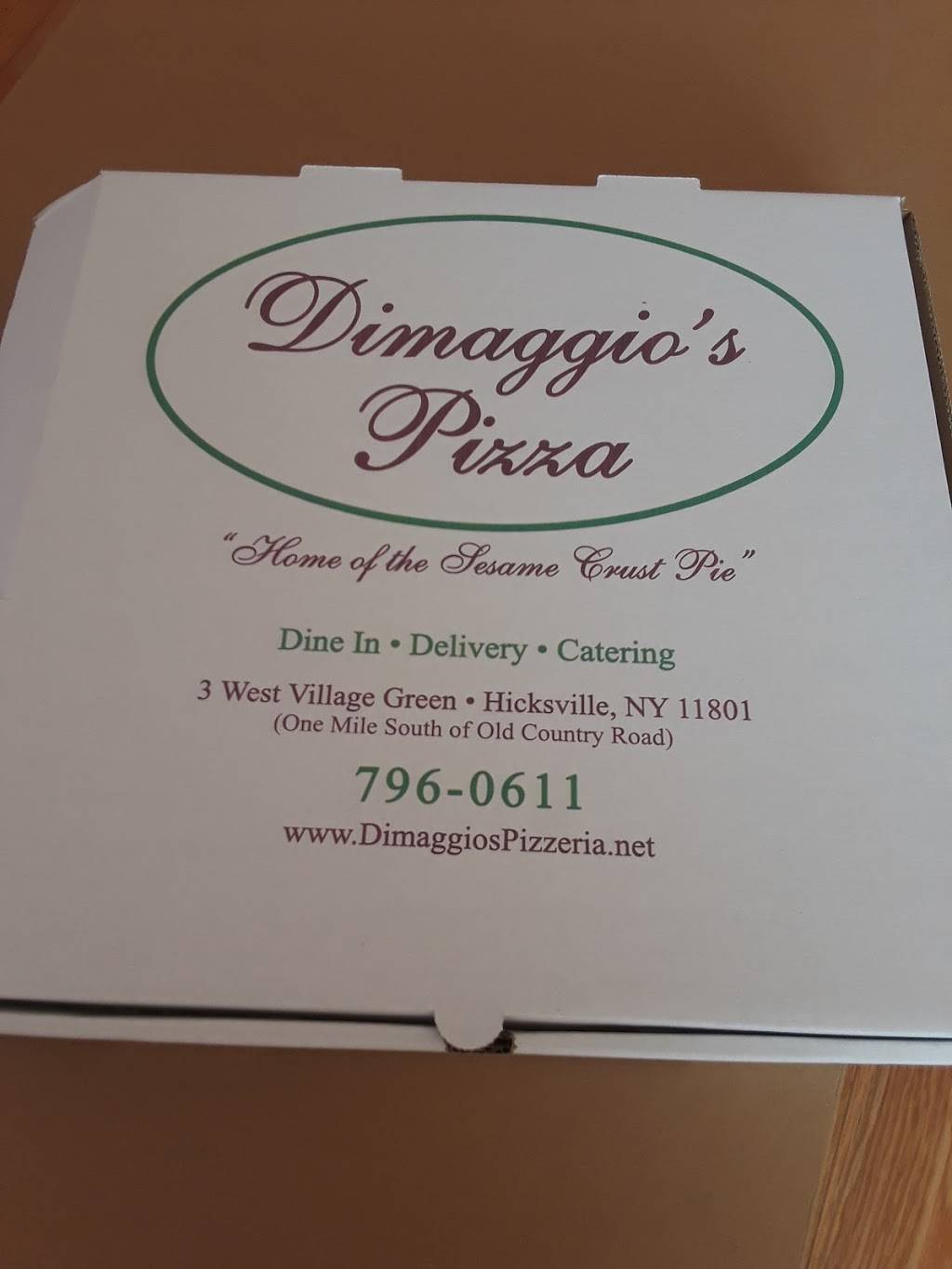 DiMaggios Pizzeria | restaurant | 3 W Village Green, Hicksville, NY 11801, USA | 5167960611 OR +1 516-796-0611