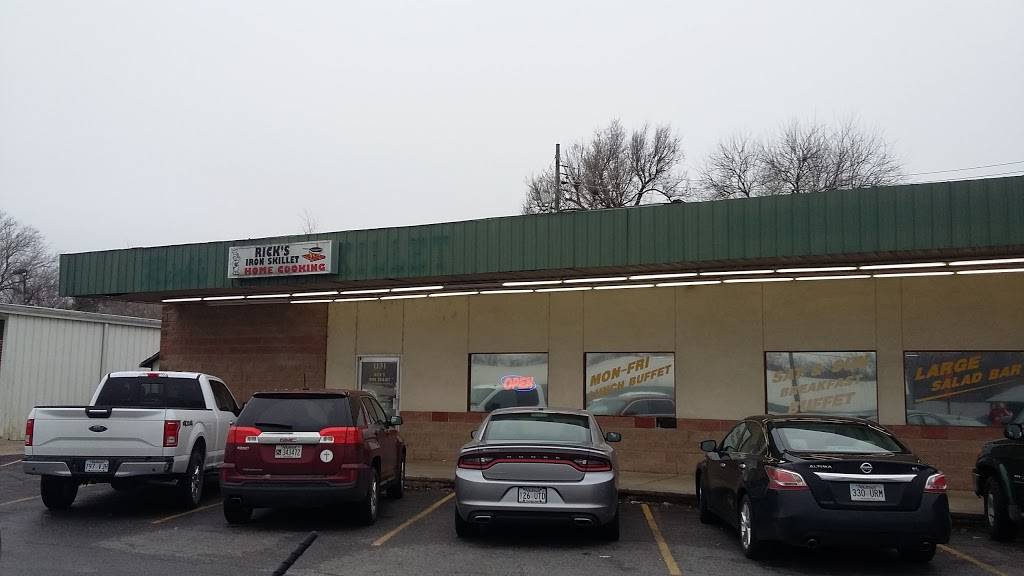 Ricks Iron Skillet | restaurant | 1131 S School Ave, Fayetteville, AR 72701, USA | 4794422200 OR +1 479-442-2200