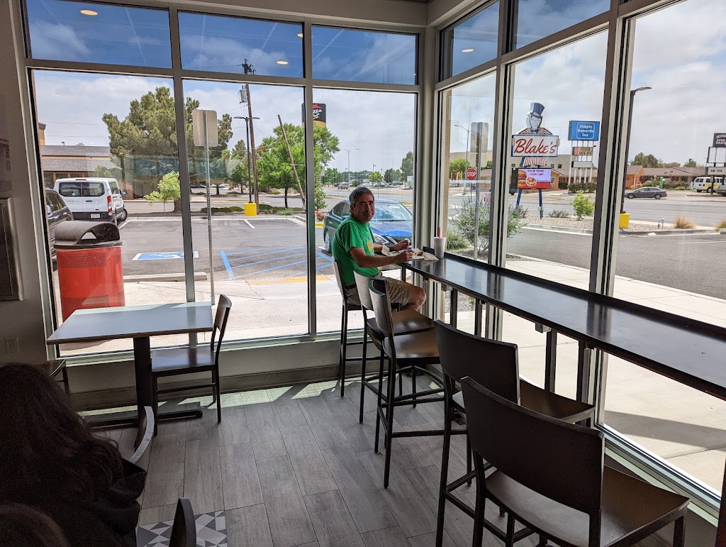 Blakes Lotaburger | restaurant | 3017 N Main St, Roswell, NM 88201, USA | 5754256123 OR +1 575-425-6123