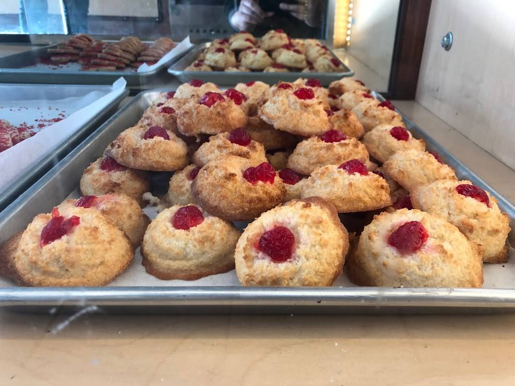 Rosabellas Cafe & Bakery | restaurant | 2705 E Thompson Blvd, Ventura, CA 93003, USA | 8053370101 OR +1 805-337-0101