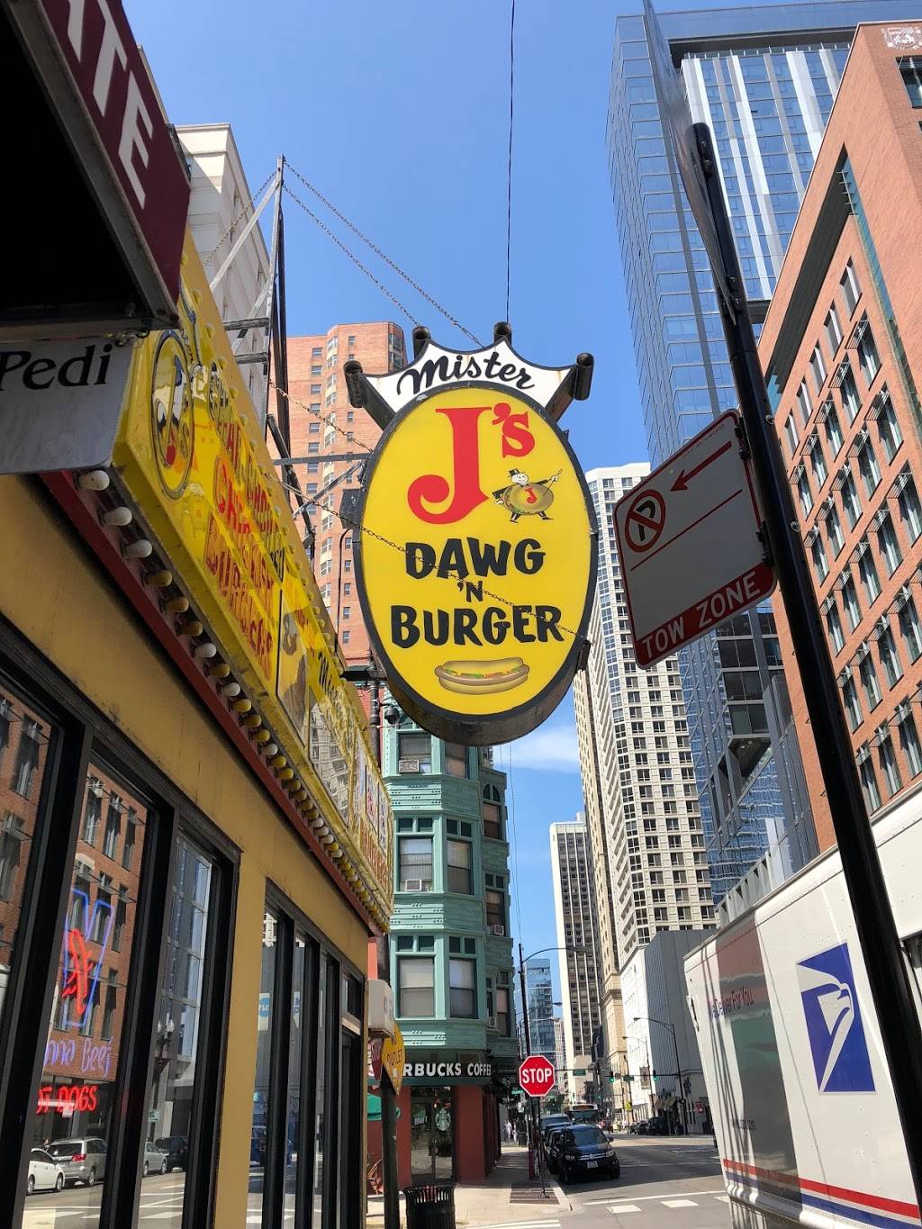 Mr. Js Dawg N Burger | restaurant | 820 N State St, Chicago, IL 60610, USA | 3129434679 OR +1 312-943-4679