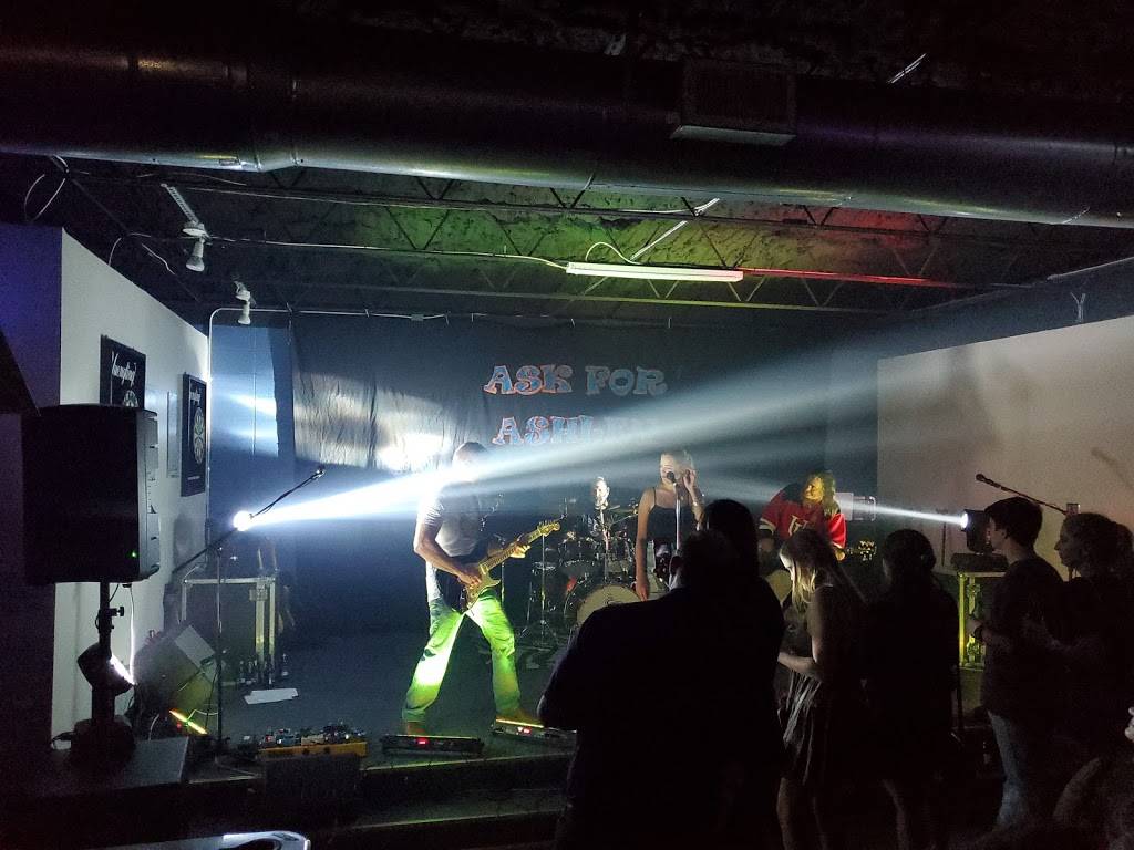 My Place Bar & Grill | restaurant | 811 Foreman Dr, Lafayette, LA 70506, USA | 3374841182 OR +1 337-484-1182