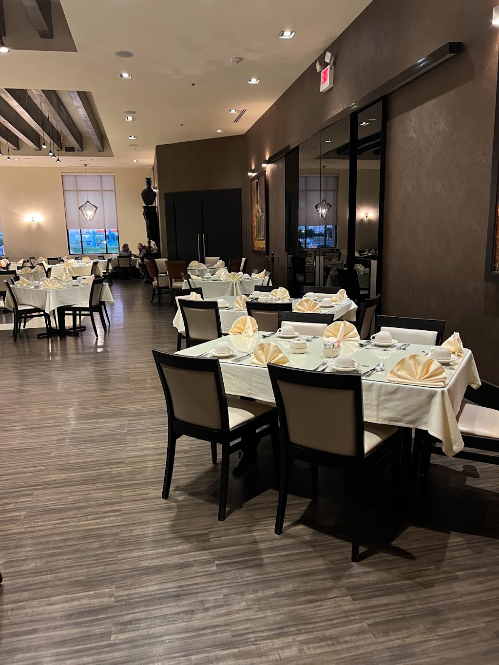 La Fogata | restaurant | 300 N Shary Rd, Mission, TX 78572, USA | 9565848143 OR +1 956-584-8143