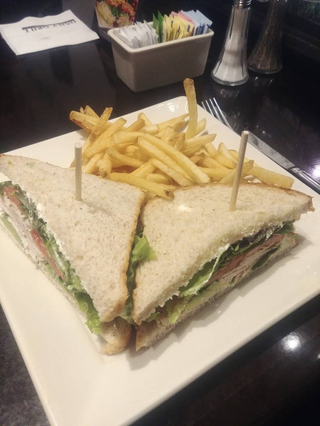 Daily Grill | restaurant | 5085 Westheimer Rd, Houston, TX 77056, USA | 7139605997 OR +1 713-960-5997