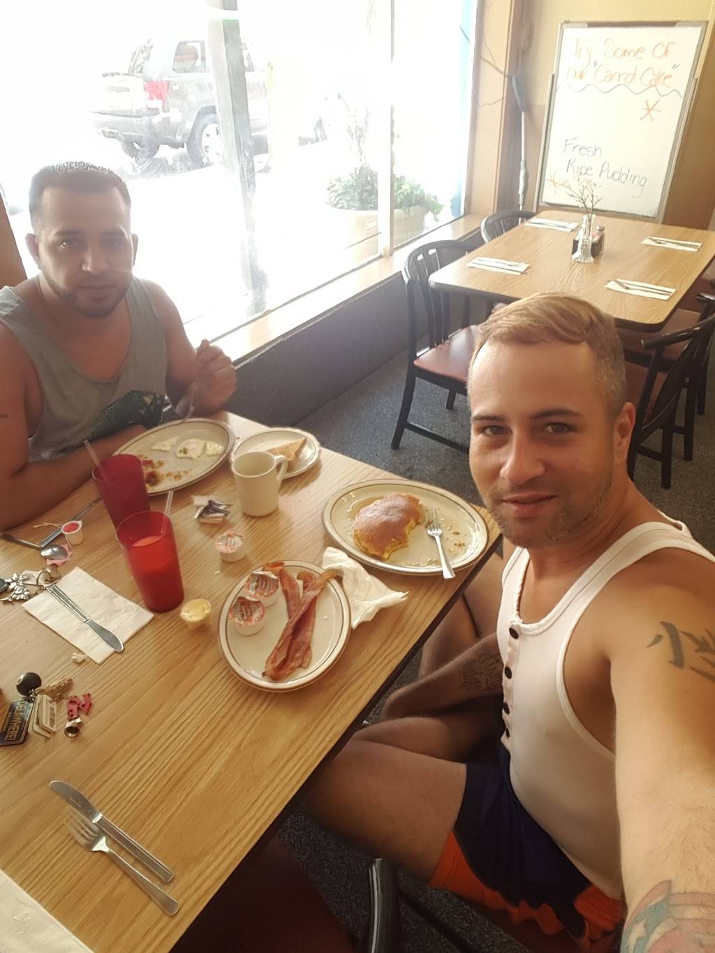 Delta Restaurant | restaurant | 304 W 9th St, Wilmington, DE 19801, USA | 3026551278 OR +1 302-655-1278