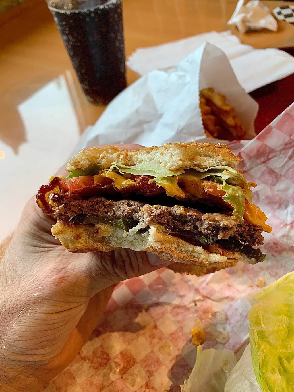 Country Burger | restaurant | 3110 Lakewood Rd, Arlington, WA 98223, USA | 3606528844 OR +1 360-652-8844