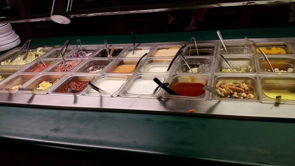 East of Chicago Pizza | restaurant | 1325 US-27, Berne, IN 46711, USA | 2605898891 OR +1 260-589-8891