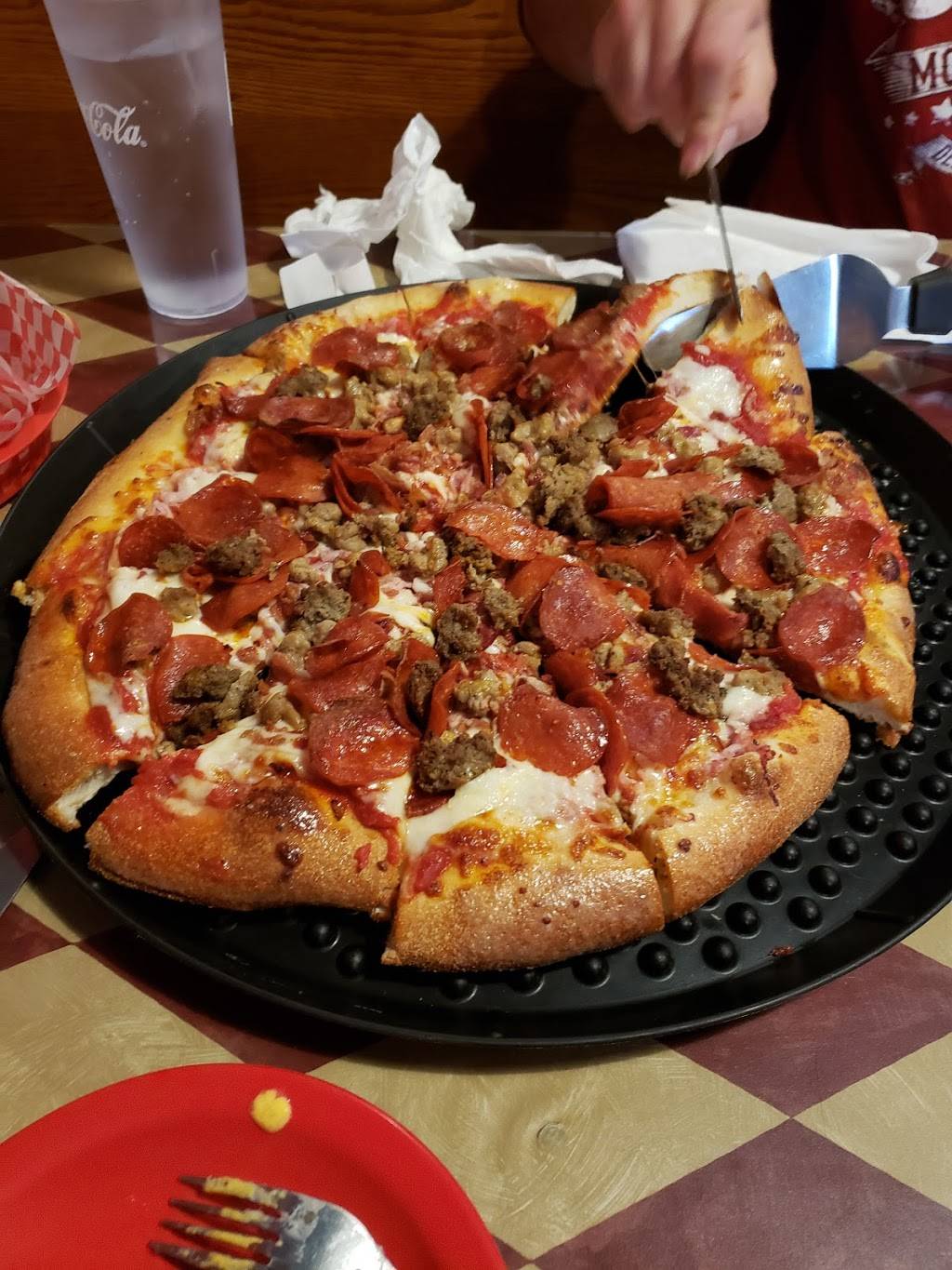 Pizza Forum | meal delivery | 215 Main St, Auburn, IN 46706, USA | 2609201111 OR +1 260-920-1111