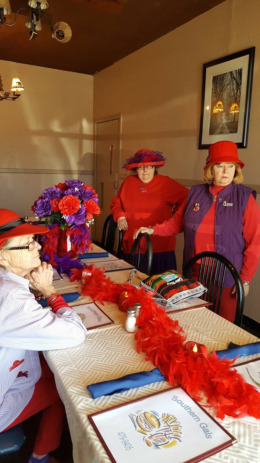 Southern Gals Country Cooking | restaurant | 400 Rodney Orr Bypass, Robbinsville, NC 28771, USA | 8284799405 OR +1 828-479-9405