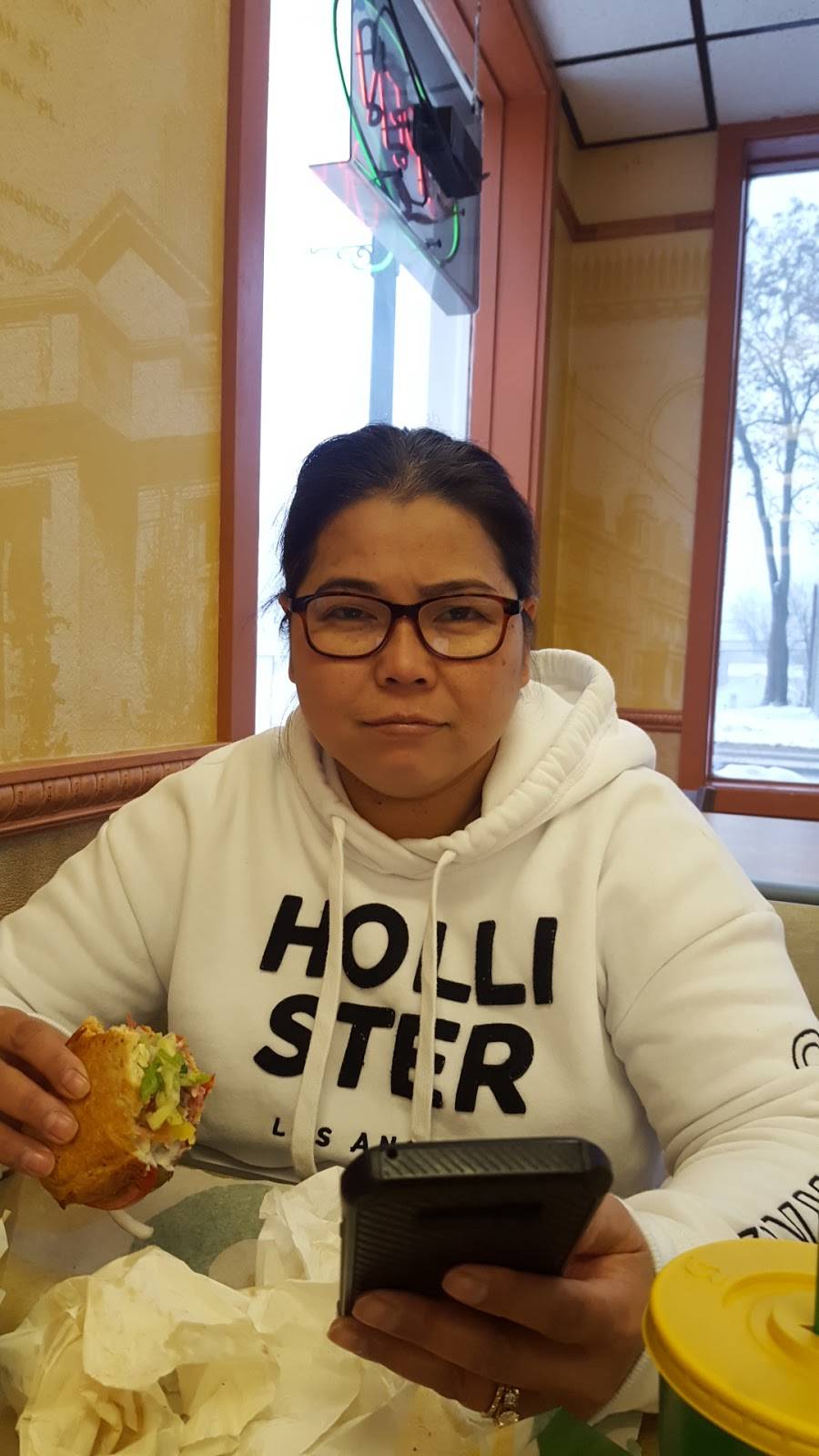 Subway | restaurant | 15 N Main St, Columbiana, OH 44408, USA | 3304825083 OR +1 330-482-5083