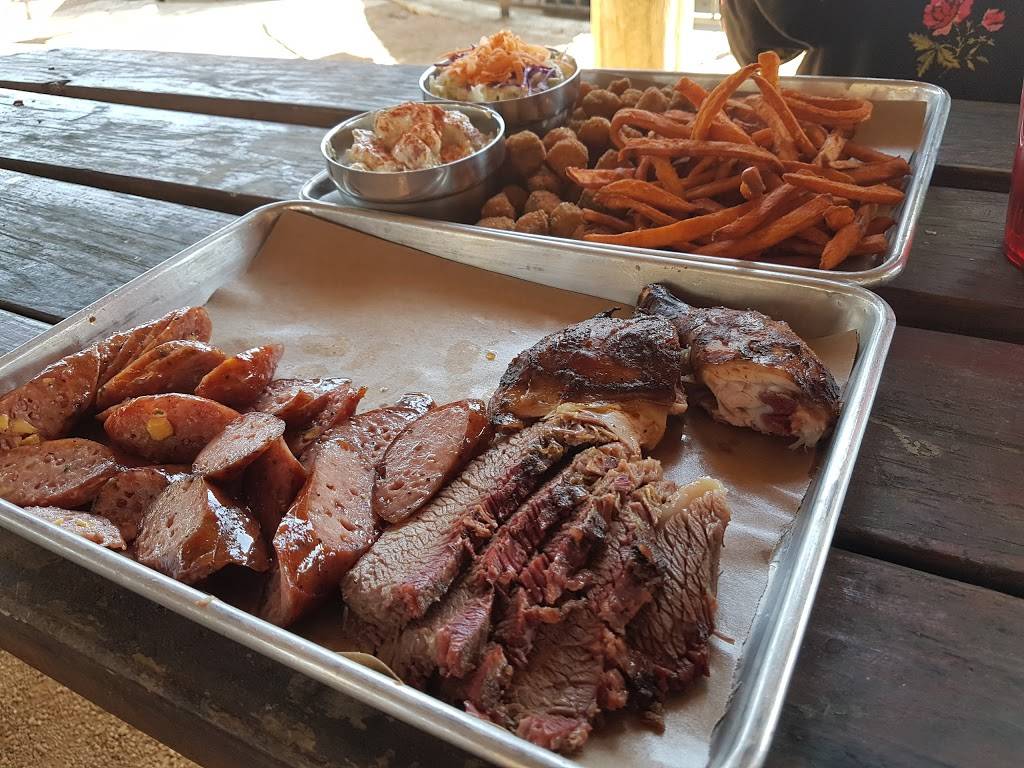 Do-Rite BBQ at Graceland | restaurant | 8600 290 West, Austin, TX 78736, USA | 5127929778 OR +1 512-792-9778