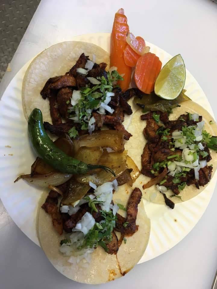 Mariscos Agustin’s Seafood | restaurant | 1500 Paradise Rd, Modesto, CA 95351, USA | 2094083937 OR +1 209-408-3937