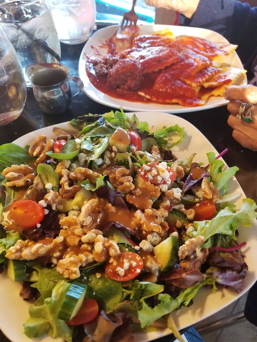 Cucina Di Rosa | restaurant | 1620 N Bell School Rd, Rockford, IL 61107, USA | 8153955040 OR +1 815-395-5040