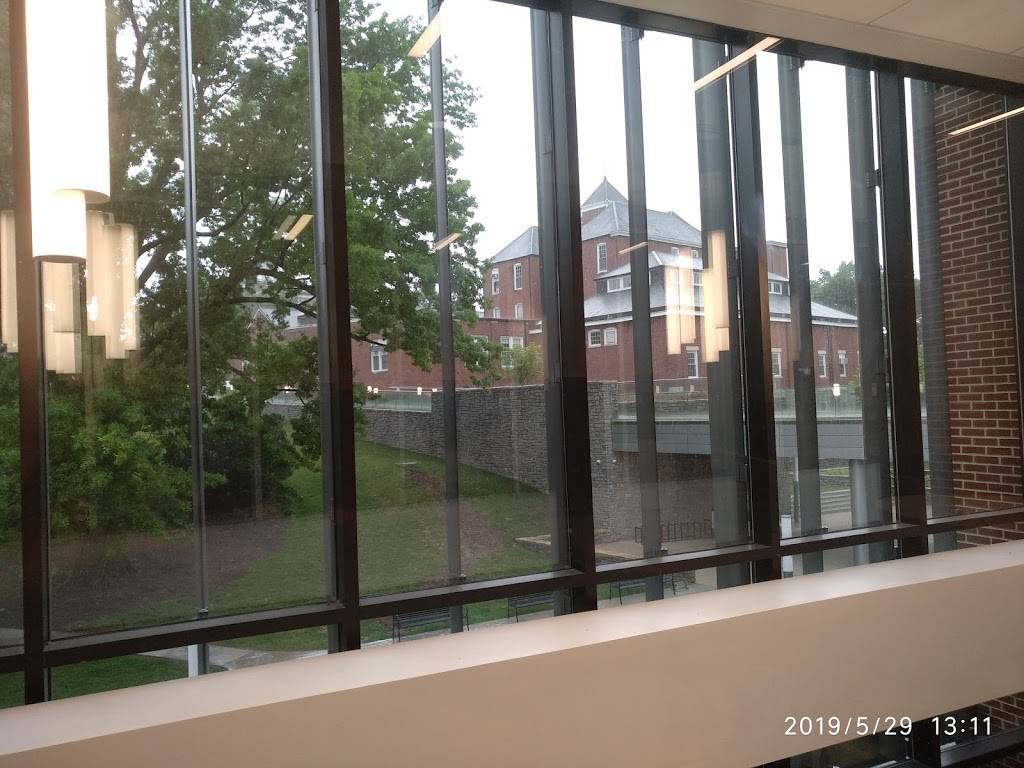 University of Kentucky Dining | restaurant | 160 Ave of Champions, Lexington, KY 40508, USA | 8592572220 OR +1 859-257-2220