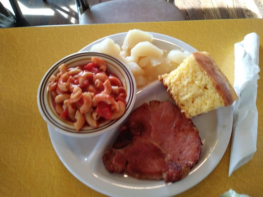 Hilltop Diner | restaurant | WV-20, Cowen, WV 26206, USA | 3042263800 OR +1 304-226-3800