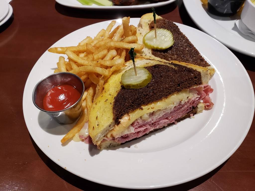 Sams Place Nippers Corner | restaurant | 15545 Old Hickory Blvd, Nashville, TN 37211, USA | 6159425755 OR +1 615-942-5755