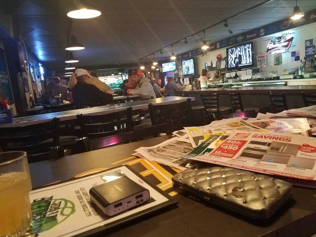 Clover Leaf Bar & Grill | restaurant | 2146 Hastings Ave, Newport, MN 55055, USA | 6517689921 OR +1 651-768-9921