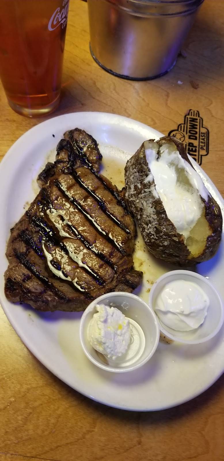 Texas Roadhouse | restaurant | 1342 N Gloster St, Tupelo, MS 38804, USA | 6628404220 OR +1 662-840-4220