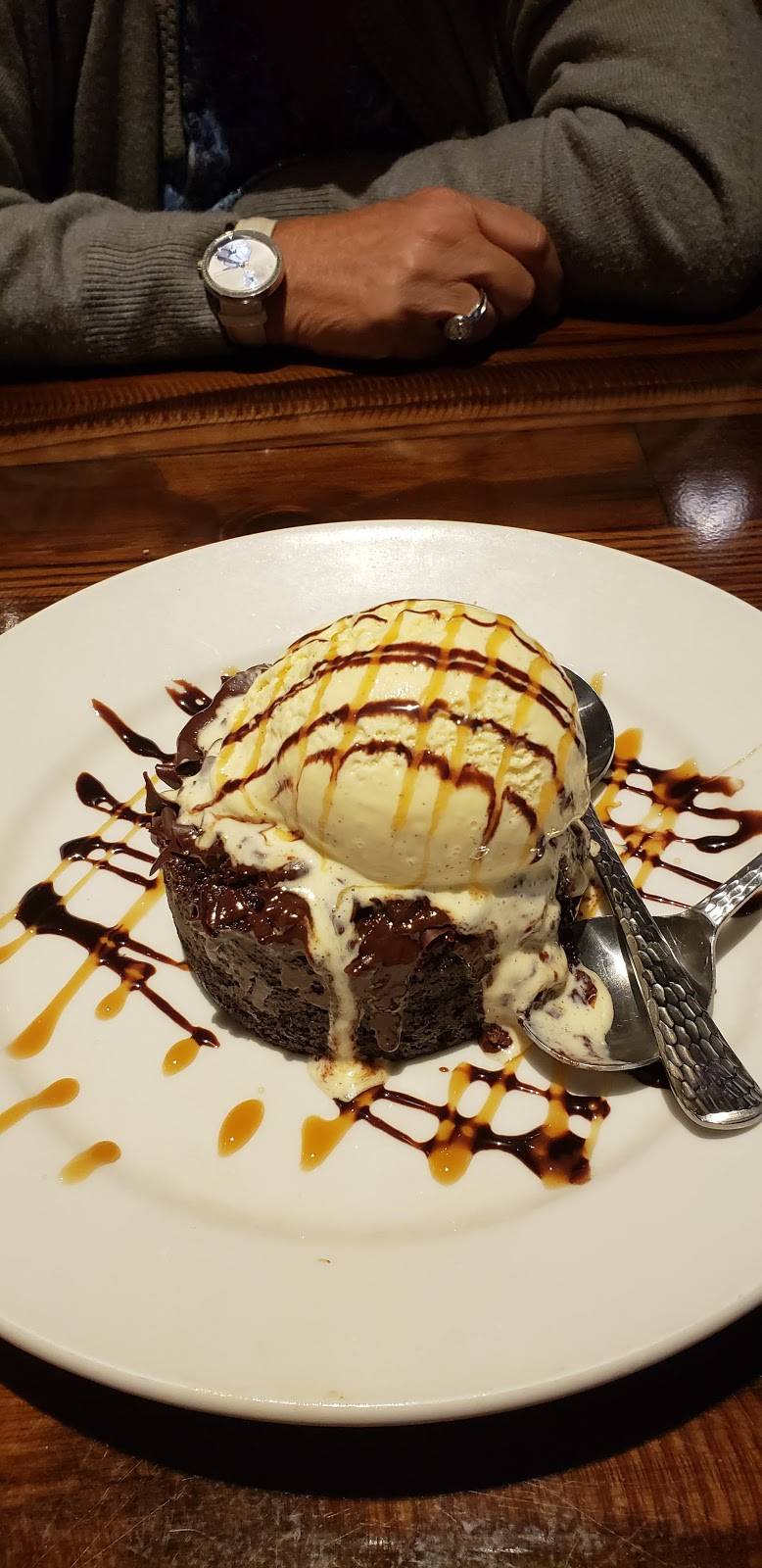 LongHorn Steakhouse | meal takeaway | 92-30 59th Ave, Queens, NY 11373, USA | 7183351371 OR +1 718-335-1371