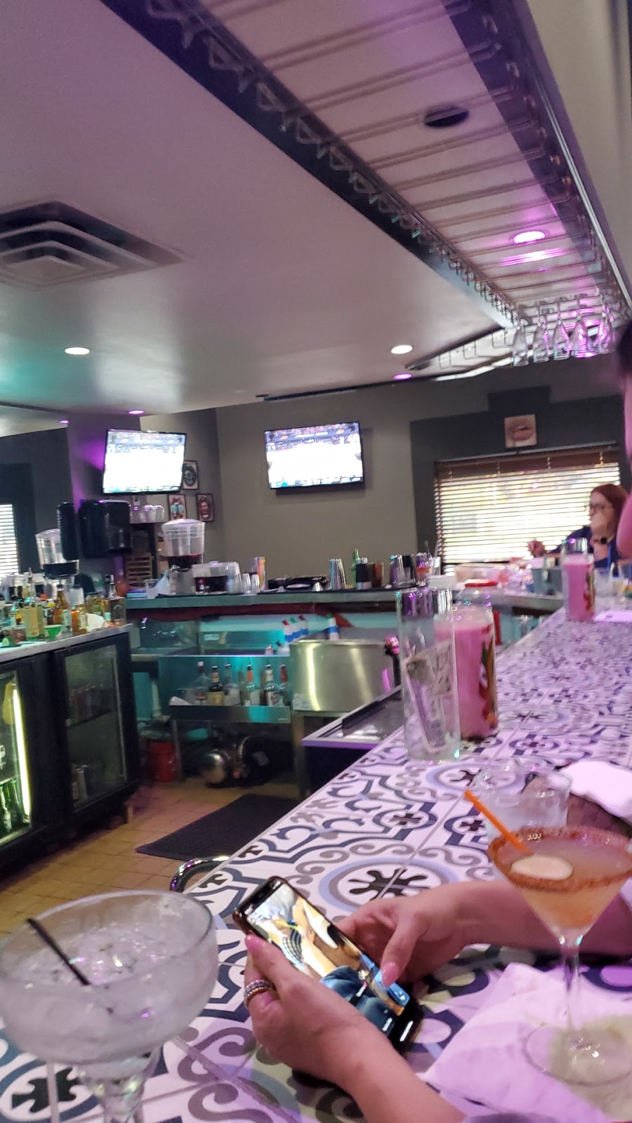 Chismosas llc | restaurant | 14355 Blanco Rd, San Antonio, TX 78216, USA | 2102576803 OR +1 210-257-6803