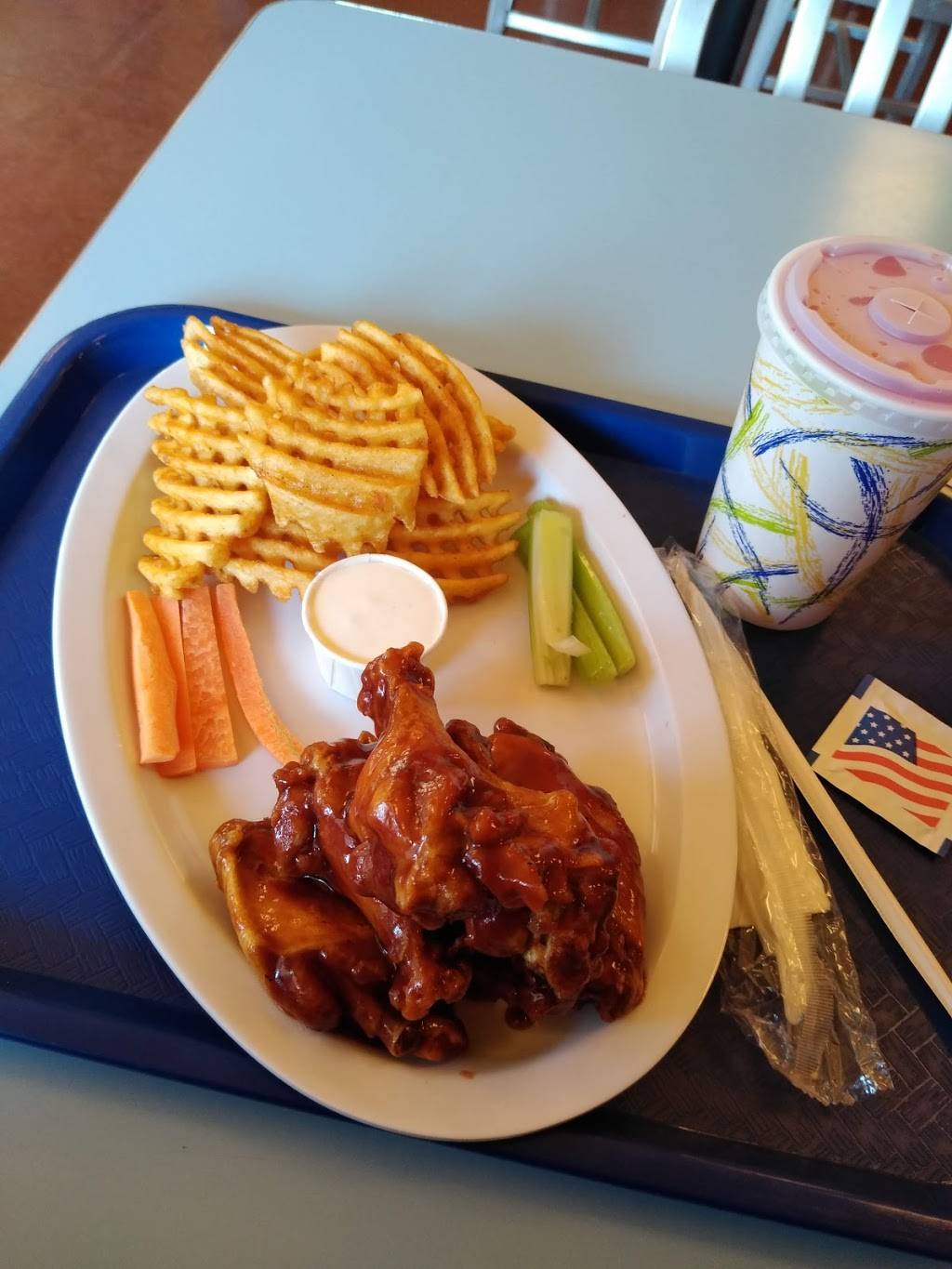 Atomic Wings | restaurant | 2090 Frederick Douglass Blvd, New York, NY 10026, USA | 2126662904 OR +1 212-666-2904