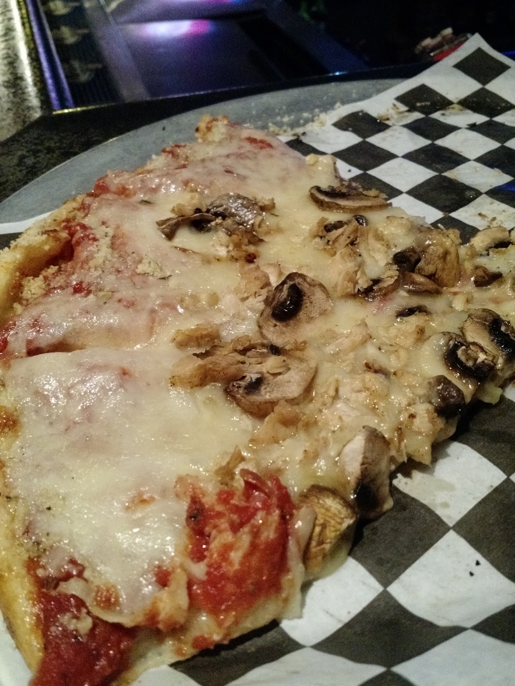 Wild Things Restaurant & Bar | restaurant | 113 E Main St, Frostburg, MD 21532, USA | 3016870210 OR +1 301-687-0210