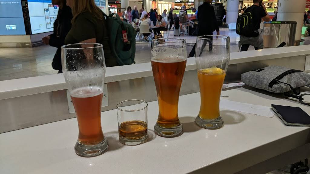 Beerhive | restaurant | Near Gates 26/27, Terminal 3, Pearson Airport, Mississauga, ON L4W 1S9, Canada | 8665083558 OR +1 866-508-3558