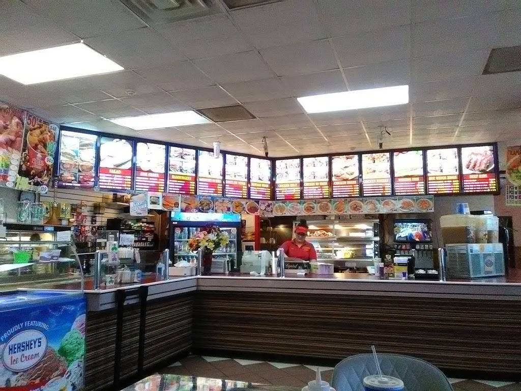 Royal Fried Chicken | restaurant | 270 Dexter St, Pawtucket, RI 02860, USA | 4017224433 OR +1 401-722-4433