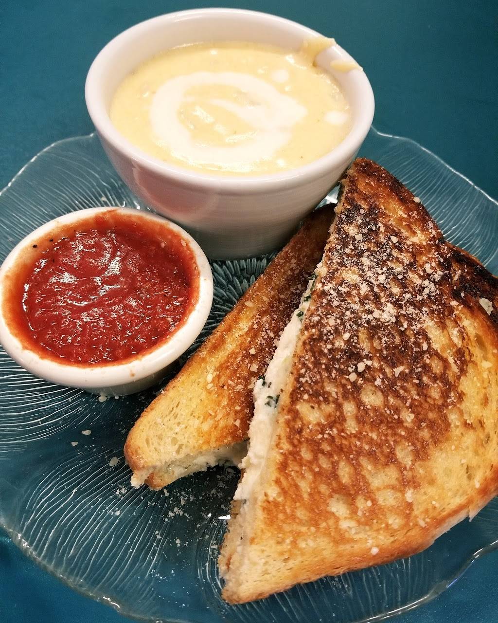 The Weeping Willow | cafe | 128 W Central St, Bethalto, IL 62010, USA | 6183770500 OR +1 618-377-0500