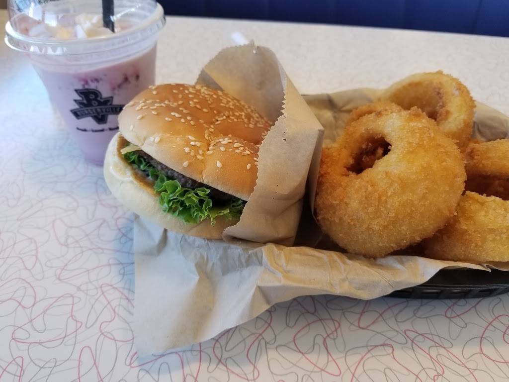 Burgerville | meal takeaway | 1120 Lewis River Rd, Woodland, WA 98674, USA | 3602257965 OR +1 360-225-7965