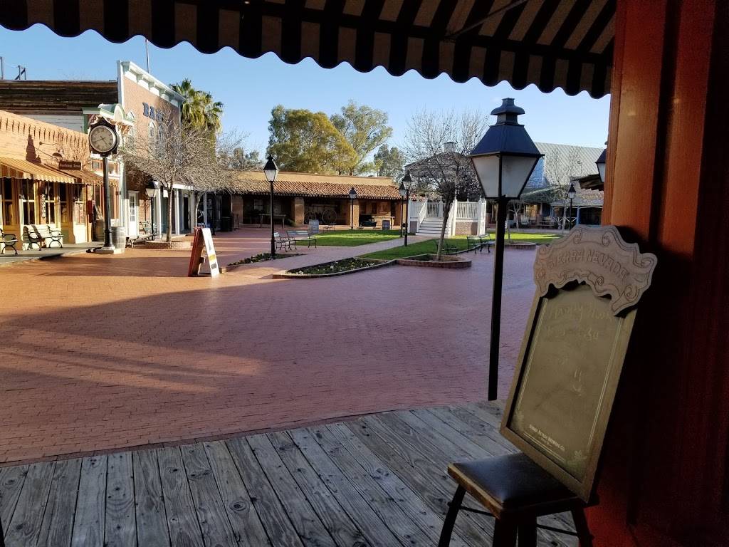 Pinnacle Peak | restaurant | 6541 E Tanque Verde Rd, Tucson, AZ 85715, USA | 5202960911 OR +1 520-296-0911